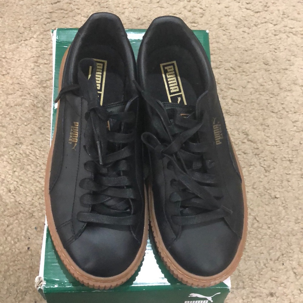 Rihanna black puma